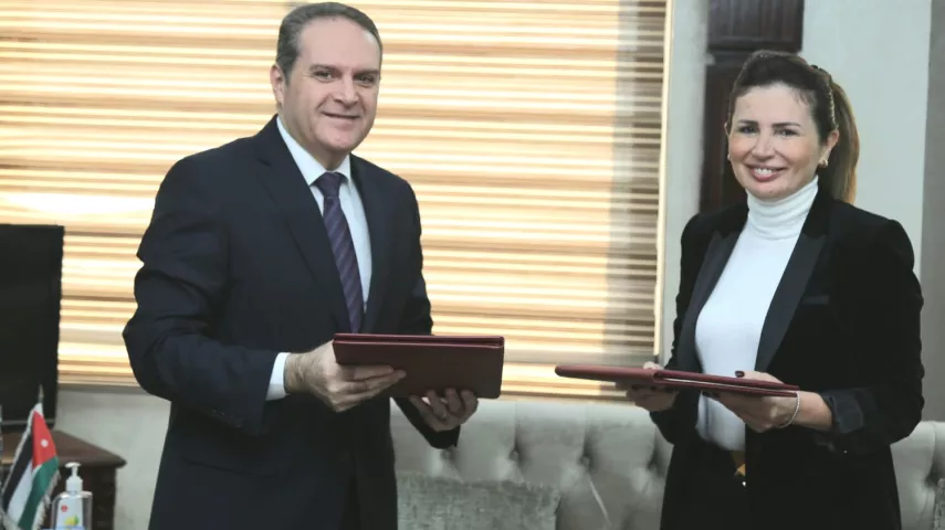 Health Ministry signs a cooperation agreement with "Himmetna" to rehabilitate and develop (25) health centers